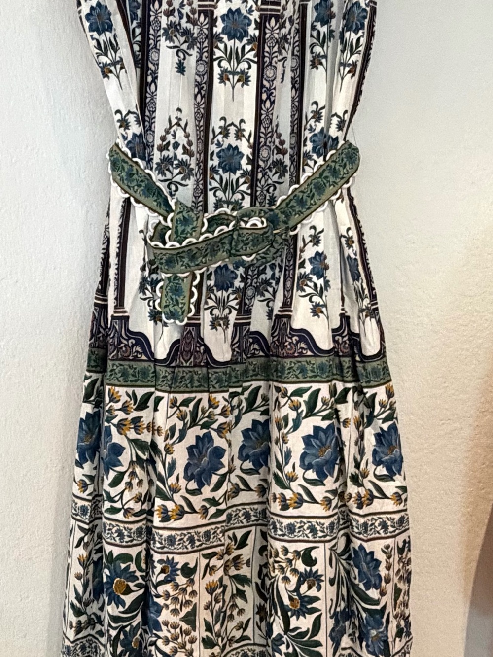 FARM Rio NWT White Maxi Dress with Blue and Green Floral Print - Picture 7 of 9